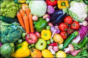 Transporting produce using thermal pallet covers.